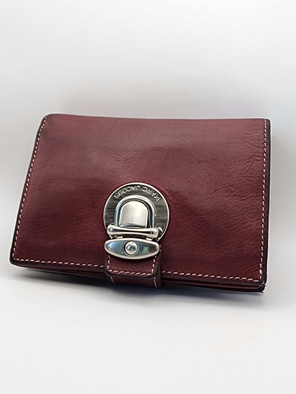Marc Jacobs Burgundy Leather Turnlock Wallet - Picture 13 of 16